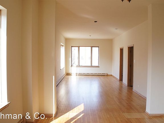 4th image of 3653 W Fullerton Ave APT 3