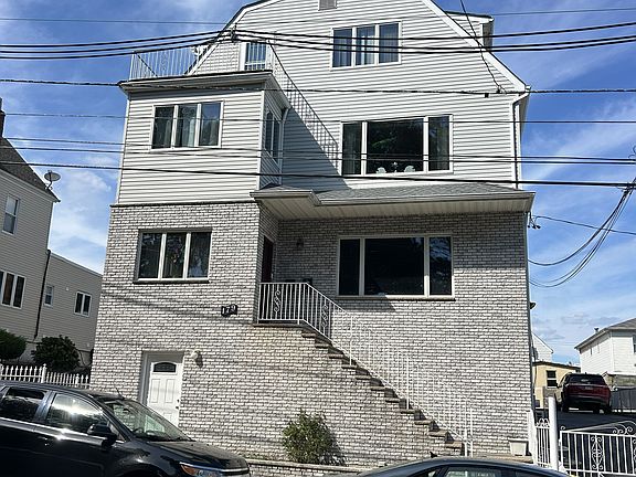 3rd image of 179 Dukes St Floor 1