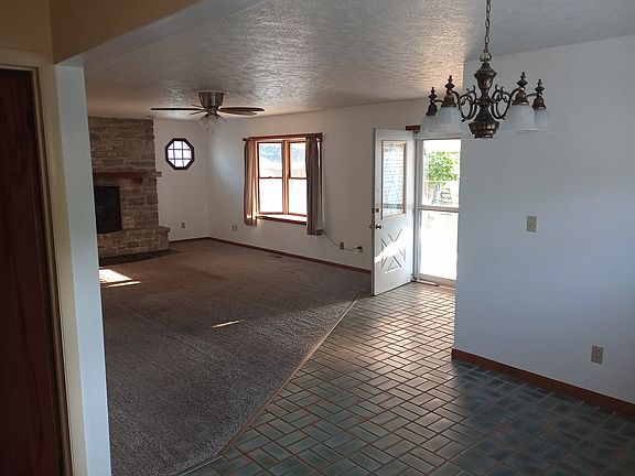 4th image of 803 N Sunset Dr