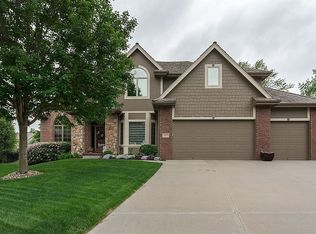 19111 Kent Cir, Omaha, NE 68130