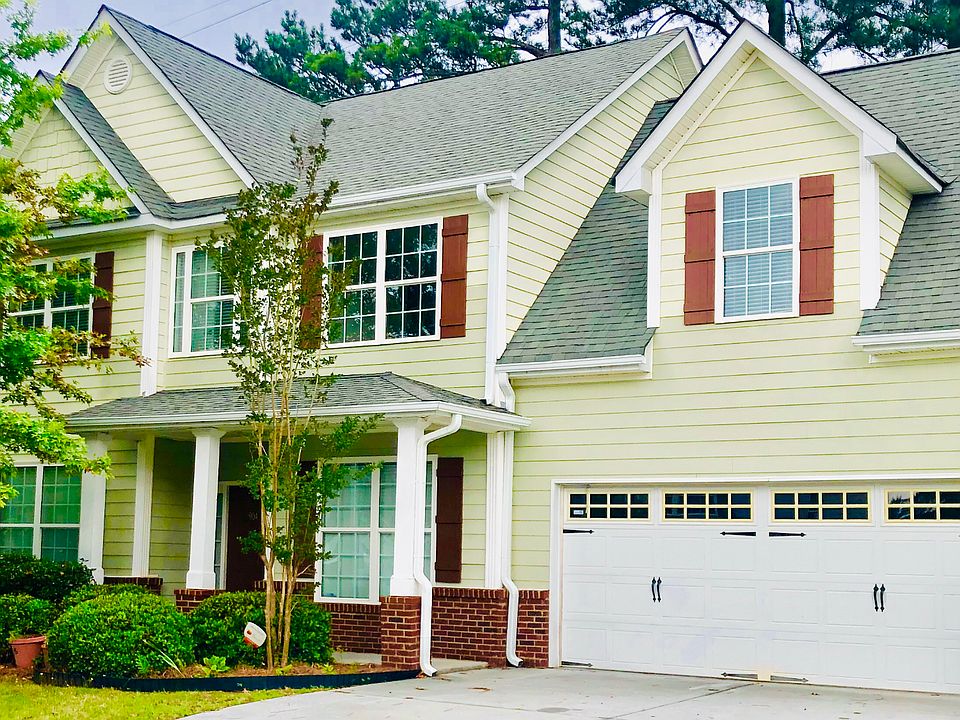 1st image of 904 Lakeside Ct