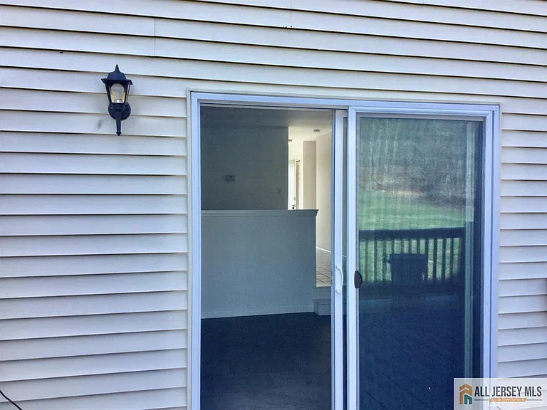 682 Darlington Dr — Photo 21