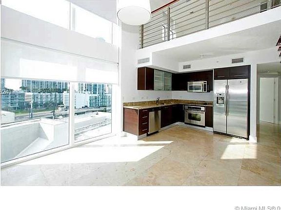 3rd image of 41 SE 5th St Fl 33131