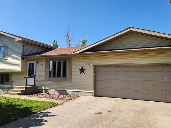 2nd image of 1035 Ashwood Ln