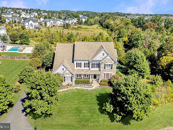 2nd image of 43024 La Riva Dr