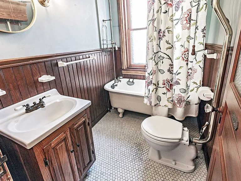 1018 Wawaset St — Photo 16
