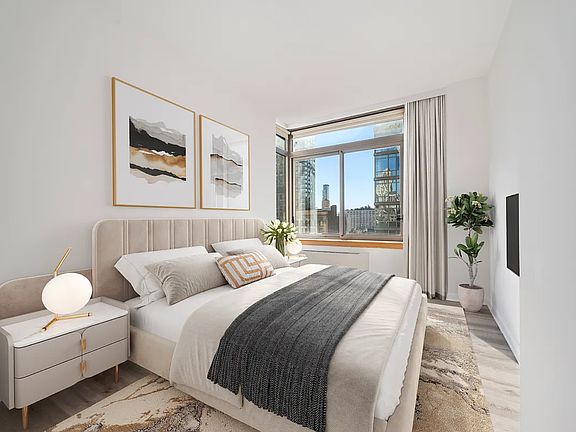 2nd image of 35 W 33rd St APT 20D