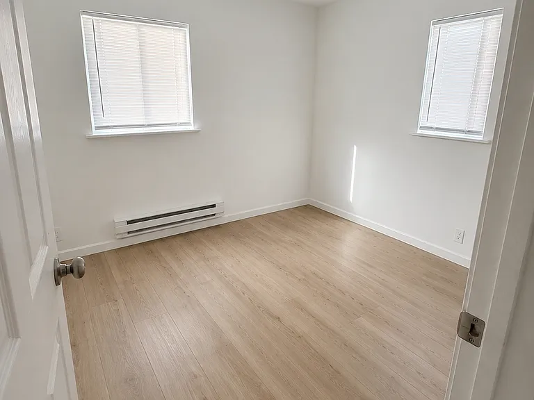 2512 Lombard Ave #3 — Photo 4