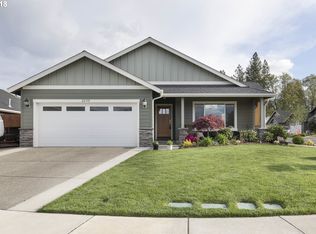2859 SW Shimmer Ln, Grants Pass, OR 97527