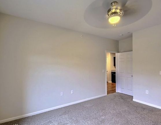 4th image of 1300 Falcon Oaks Dr