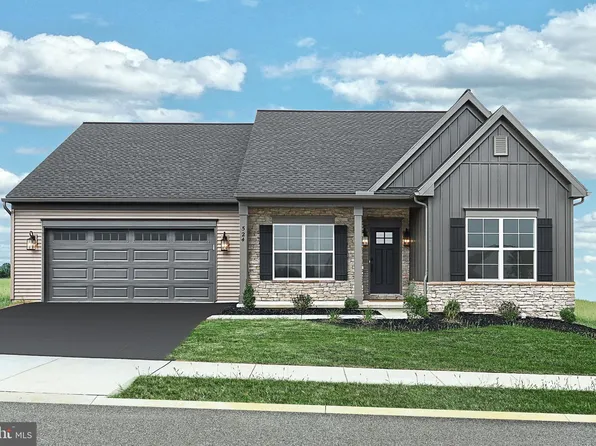 524 Winding Creek Blvd, Annville, PA 17003