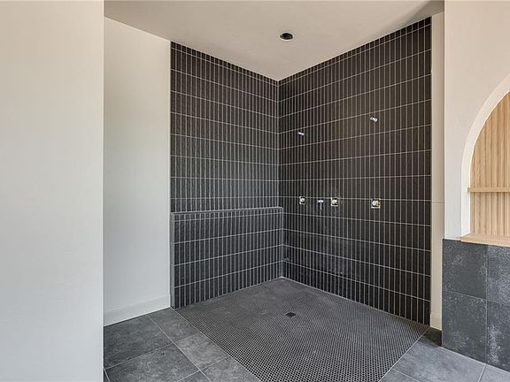 4th image of 2716 Cherry Glen Dr