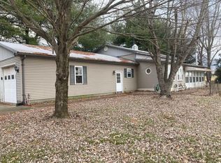 1022 N Winsett Rd, Tennyson, IN 47637