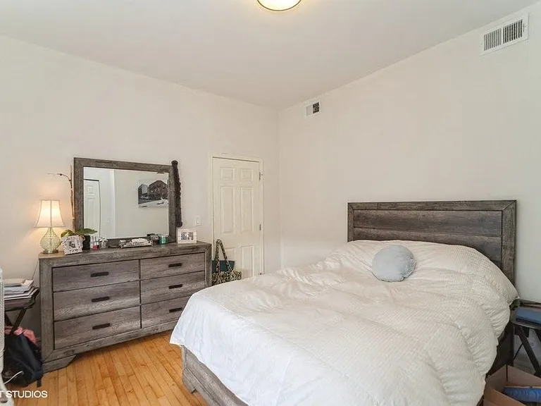 2411 N Talman Ave — Photo 7