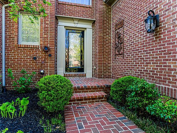 3rd image of 5044 Ivybridge Dr