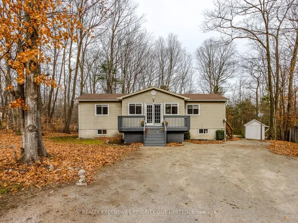 8 Musquake Ct, Tiny, ON L9M 0B2