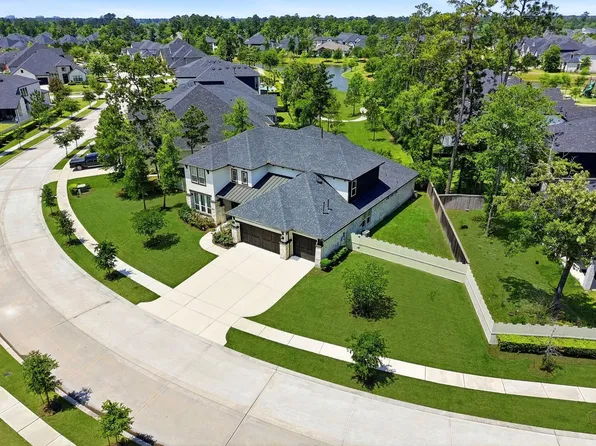 10062 S Goshawk Trl, Conroe, TX 77385