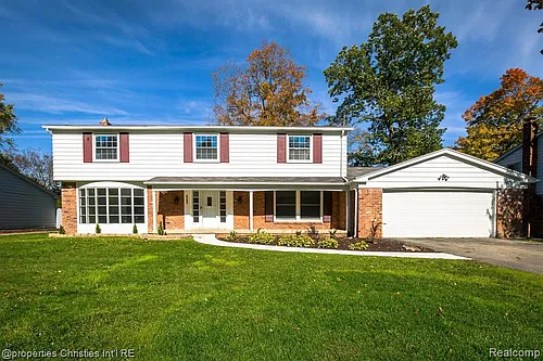 5582 Northcote Photo 1