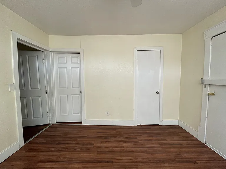 4415 Forest Ave — Photo 16