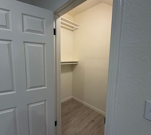 5th image of 1338 W 8th St #1