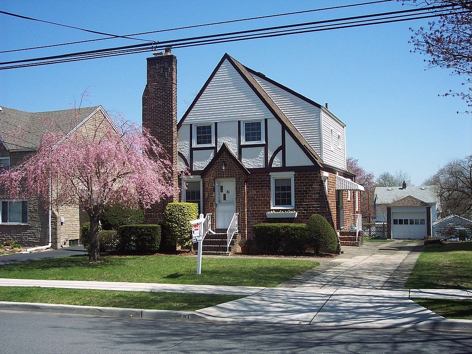 Eye-catching Tudor
