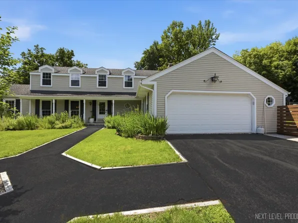 5N638 Jens Jensen Ln, Saint Charles, IL 60175