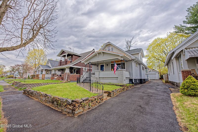 3rd image of 1146 Keyes Avenue