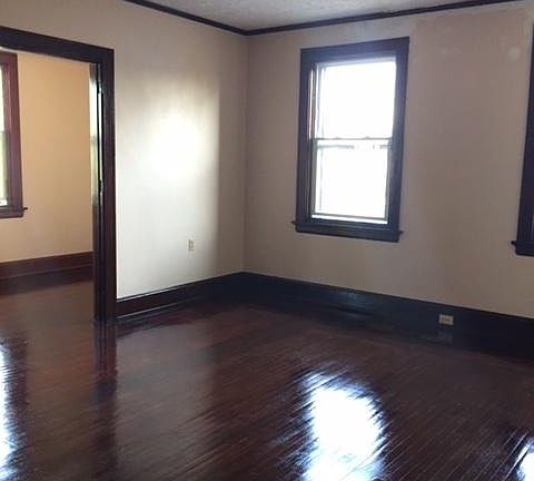 2nd image of 3858 Taft Ave