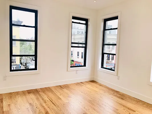Rented by Reyes & Elsamad Real Estate Group | media 2