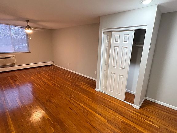 3rd image of 430 S Grand Blvd #Ma-e309