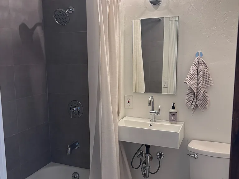 525 Toole Ave #A — Photo 15