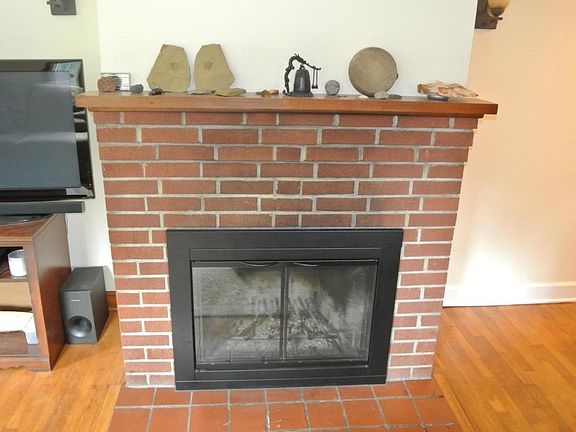 4th image of 1617 North St