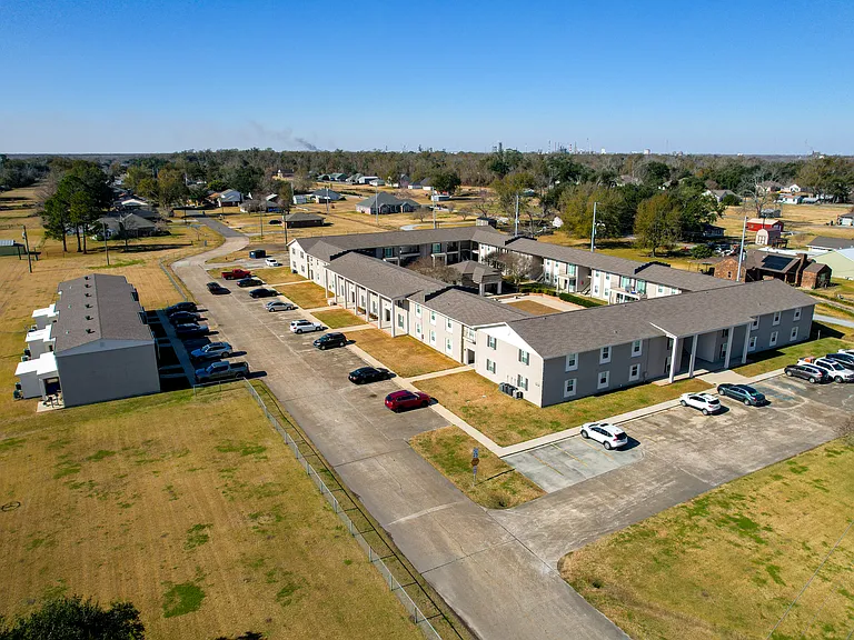 River Park Apartments — Photo 17