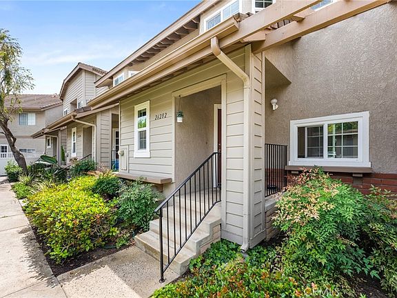 2nd image of 26282 Hanover Ln