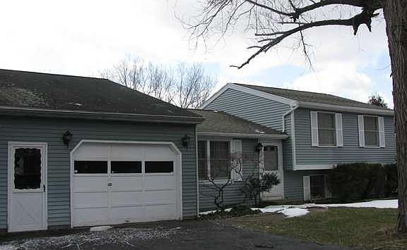2nd image of 44 Thistlewood Ln