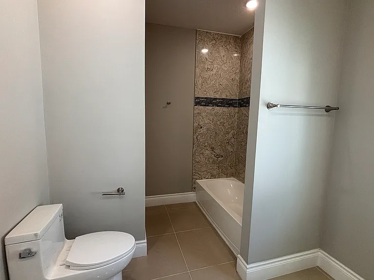 2049 Greenbriar Ter #2049 — Photo 19