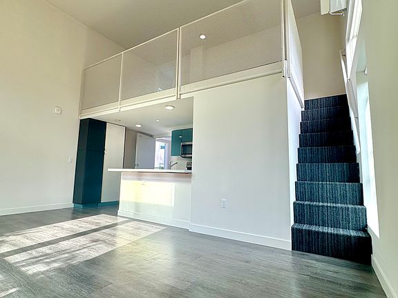 2nd image of 4405 W Point Loma Blvd #3080