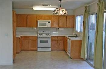4th image of 637 Ross Cir