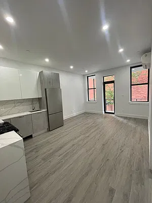 Living room, photo 2