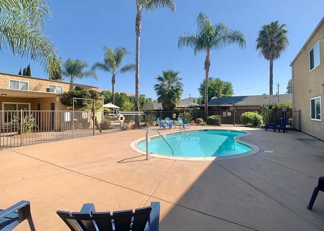 1 bed, 564 sqft, $2,100 — Photo 2