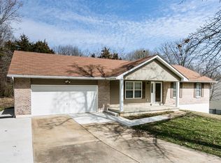 4421 Mockingbird Ln, Hillsboro, MO 63050