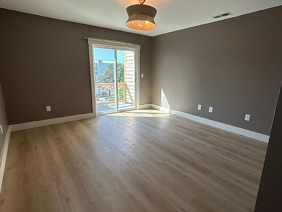 4th image of 108 W Cooper Ave #1