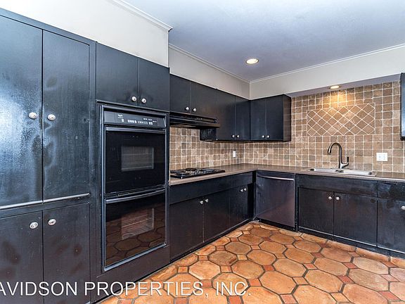 4th image of 8726 Oak Ledge Dr