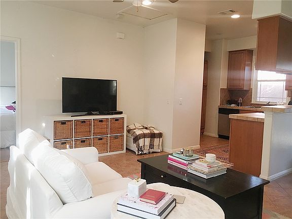 5th image of 1902 W 42nd St #B