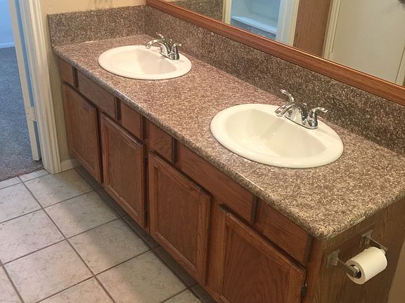 Master: Double Sinks