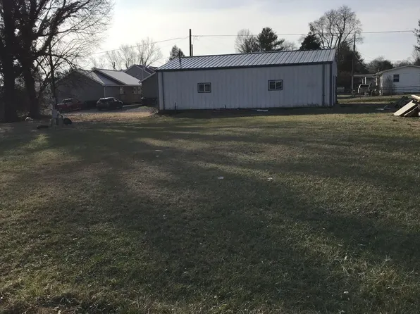 15 W 2nd St, The Plains, OH 45780