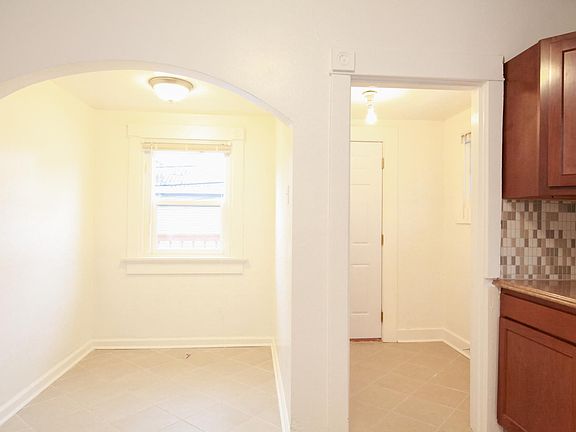 5th image of 28 E Bruce Ave