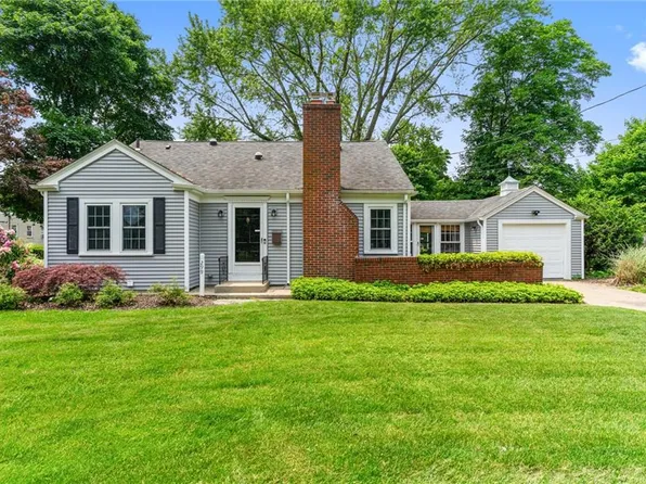 299 Buttonwoods Ave, Warwick, RI 02886