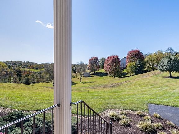 4th image of Dove Dr