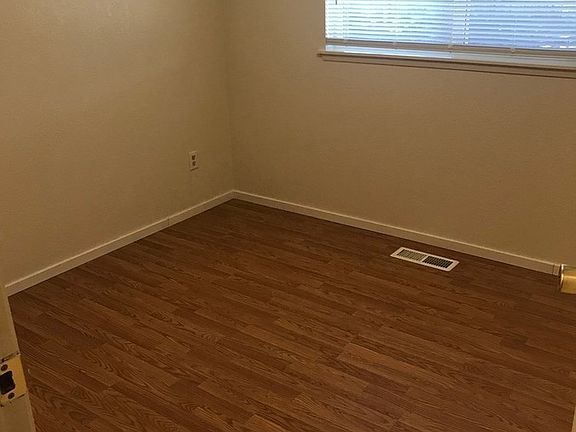 5th image of 5633 Mount Tahoma Ct SE